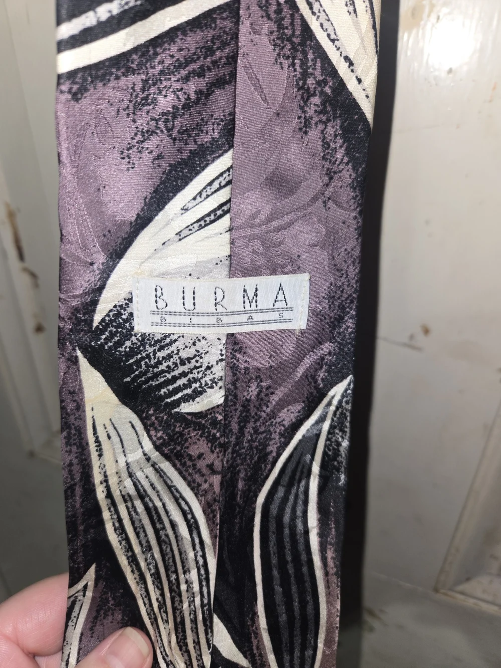 Multicolor Vintage Geometric Leaf Like Pattern Necktie